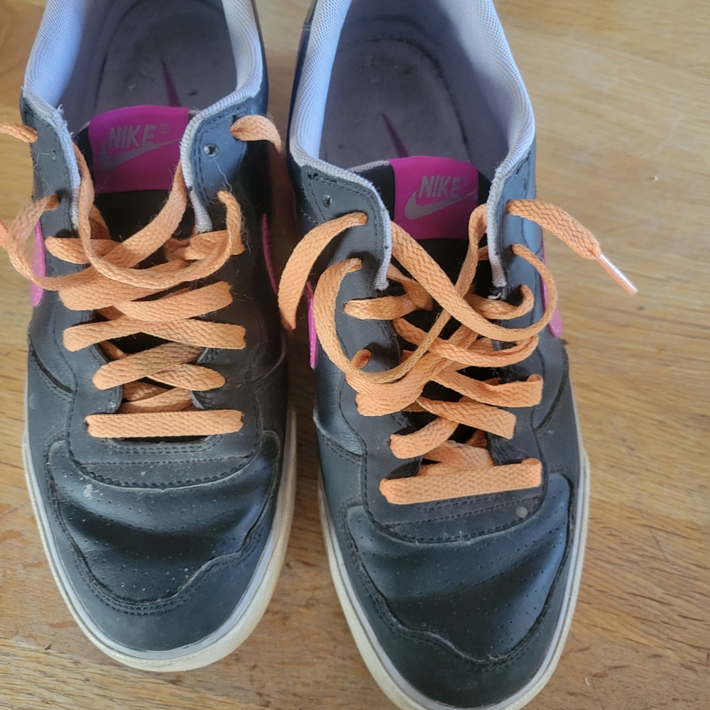 Womans Size 10.5 Nike Sweet Ace 83 Pink And Black Great Condion